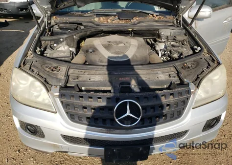 2006 Mercedes-Benz Ml 350 z USA, uszkodzony, nr VIN 4JGBB86E26A002352